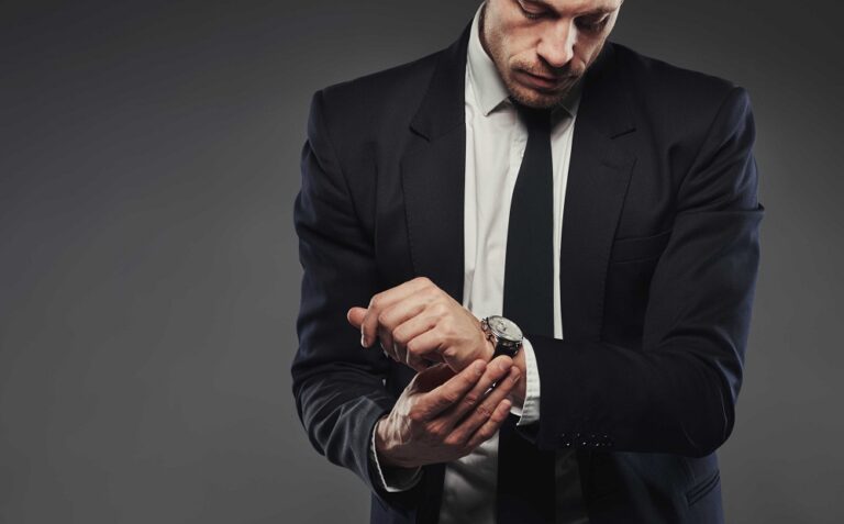 Look Exotic With Rolex Watch 