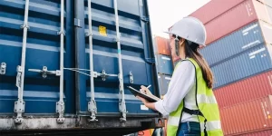 How can you find a good customs broker for your company?